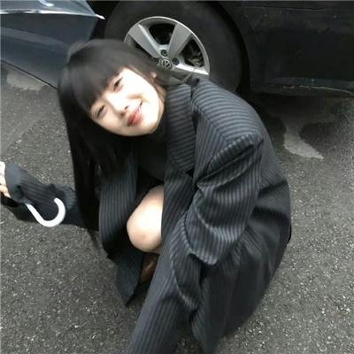 色肉毒蝎女